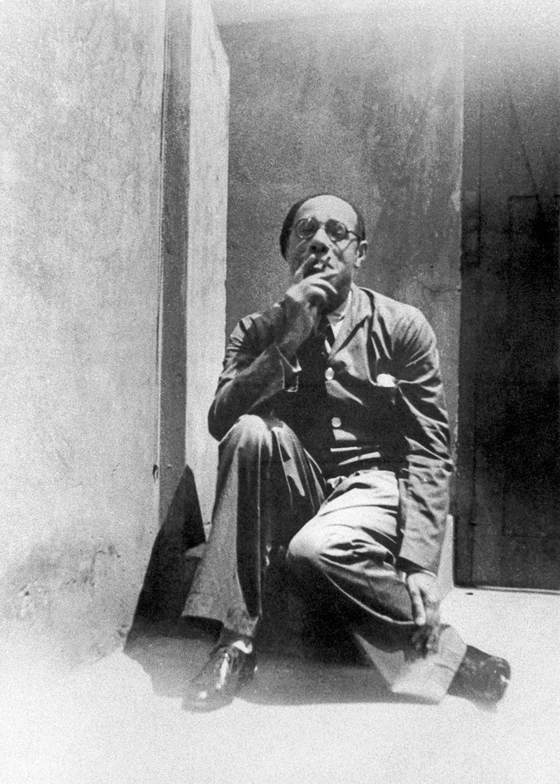 Mário de Andrade em sua casa, por Gilda de Moraes Rocha, 1932 | © Arquivo IEB-USP Mário de Andrade em sua casa, por Gilda de Moraes Rocha, 1932 | © Arquivo IEB-USP