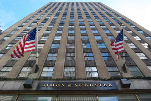 Simon & Schuster foi vendida para a holding KKR | © S&S Simon & Schuster foi vendida para a holding KKR | © S&S