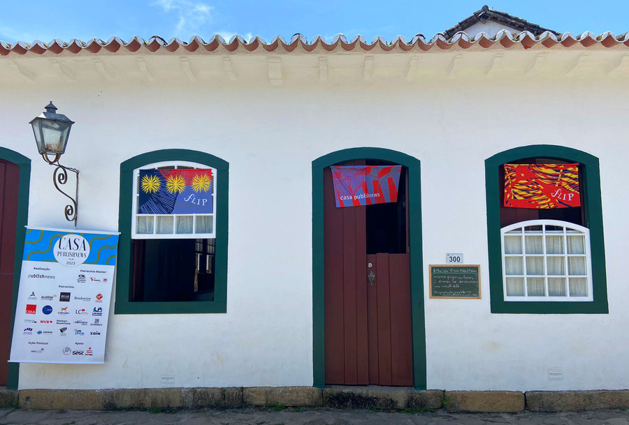 Casa PublishNews - Rua do Comércio, 300 | © Talita Facchini Casa PublishNews - Rua do Comércio, 300 | © Talita Facchini