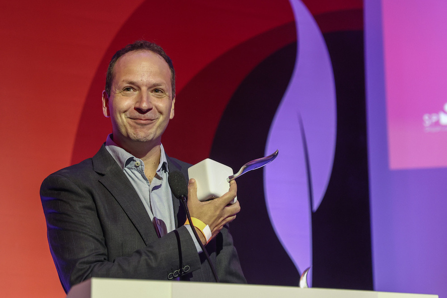 Alexandre Alliatti, vencedor do Prêmio São Paulo de Literatura 2023 | © Ricardo Matsukawa / SP Leituras