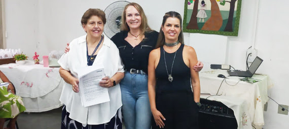 Maria Helena Braga (Secretária Municipal de Educação de Poços de Caldas), Gisele Ferreira (Curadora do Flipoços) e Leticia Carvalho Dias Agostini (Citur) | © Flipoços