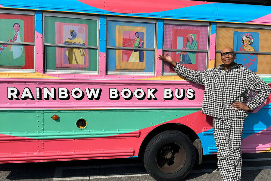 Ônibus vai passar pelos EUA distribuindo livros censurados | © Allstora Ônibus vai passar pelos EUA distribuindo livros censurados | © Allstora