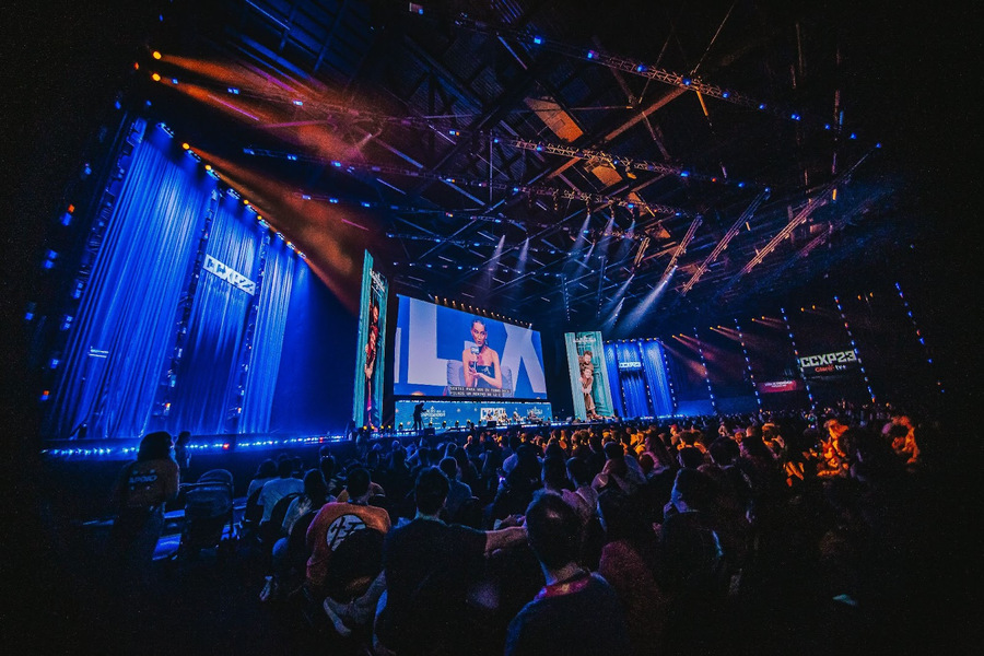 Painel “Auto da Compadecida 2”, com Matheus Nachtergaele, Selton Mello e Taís Araújo no Palco Thunder da CCXP23. O evento reuniu mais de 280 mil pessoas