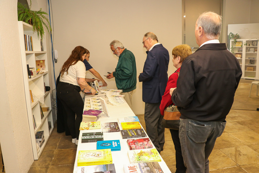Editora paranaense InVerso celebra seus 20 anos de existência | © InVerso Editora paranaense InVerso celebra seus 20 anos de existência | © InVerso