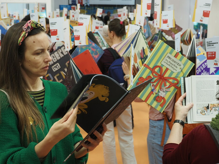 Feira de Bolonha 2024 deixou boa impressão para as editoras brasileiras | © BCBF