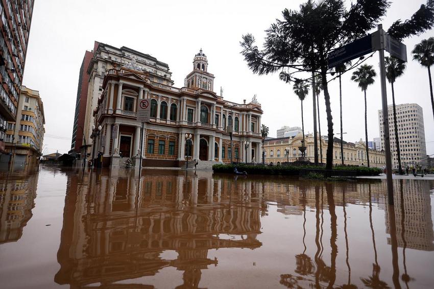 Porto Alegre, RS, Brasil 03/05/2024: Centro histórico alagado pela elevação do Guaíba | © Cesar Lopes/ PMPA