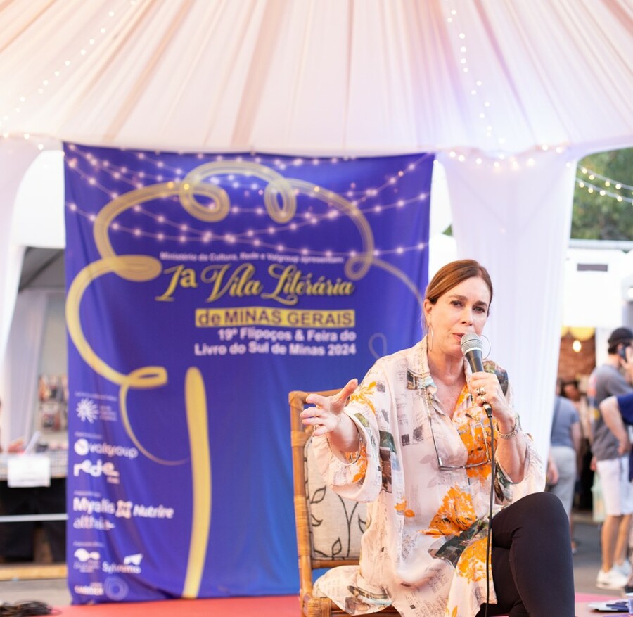 Mary del Priore participa do Flipoços 2024; em 2025, ela será patronesse do Festival | © Flipoços Mary del Priore participa do Flipoços 2024; em 2025, ela será patronesse do Festival | © Flipoços