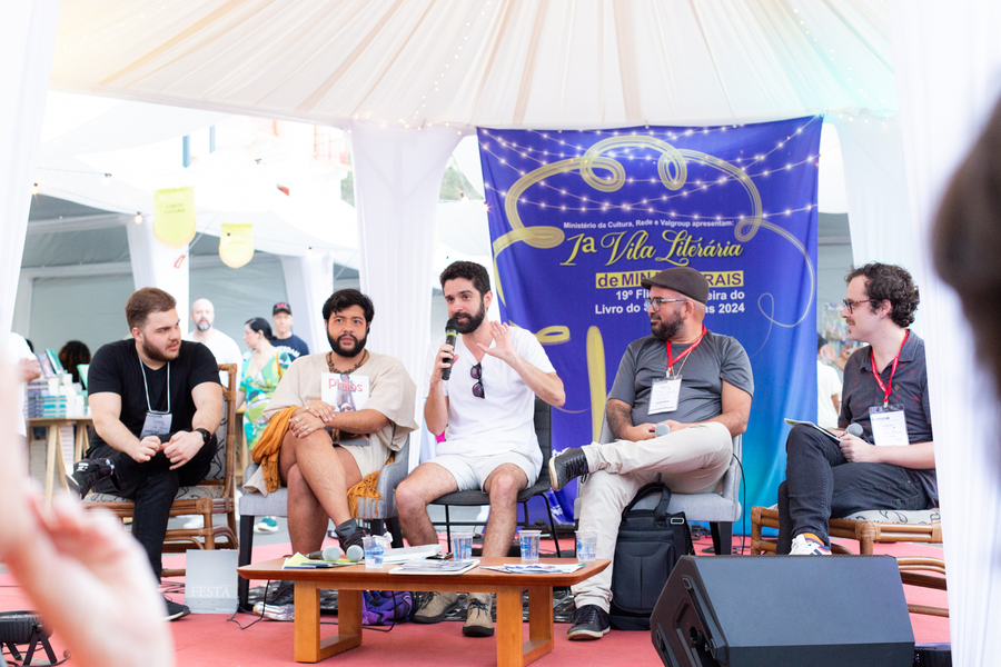 Mesa discutiu a produção de revistas literárias no país | © Bruno Alves