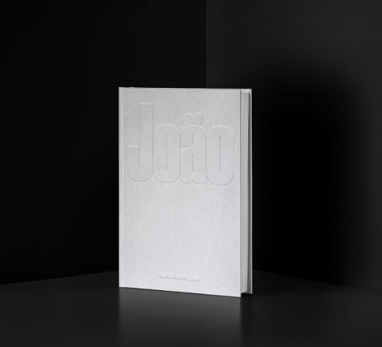 Capa de 'João', de Ronie Rodrigues | © Divulgação Capa de 'João', de Ronie Rodrigues | © Divulgação