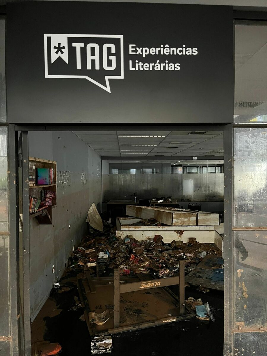 Escritório da TAG, no bairro Navegantes, foi duramente atingido | © TAG