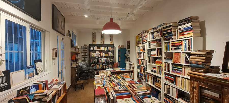 Casa 11 Sebo e Livraria organiza a Festa Literária das Laranjeiras | © Divulgação / Casa 11 Casa 11 Sebo e Livraria organiza a Festa Literária das Laranjeiras | © Divulgação / Casa 11
