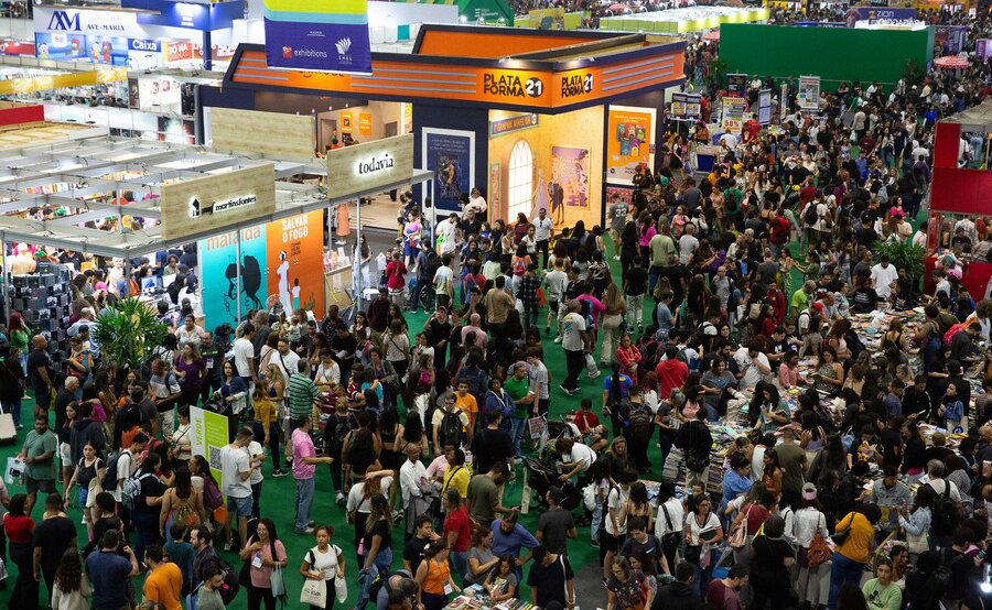 Bienal do Livro Rio 2023 recebeu 600 mil pessoas e vendeu 5,5 milhões de livros | © Filmart Bienal do Livro Rio 2023 recebeu 600 mil pessoas e vendeu 5,5 milhões de livros | © Filmart