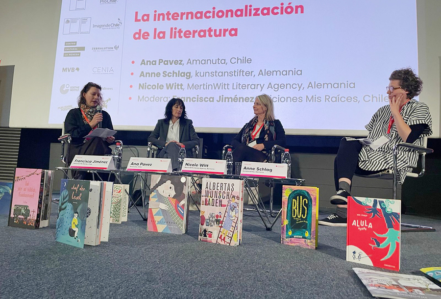 Painel com Francisca Jimenéz, Ane Schlag, Nicole Witt e Ana Pavez | © Nancy García