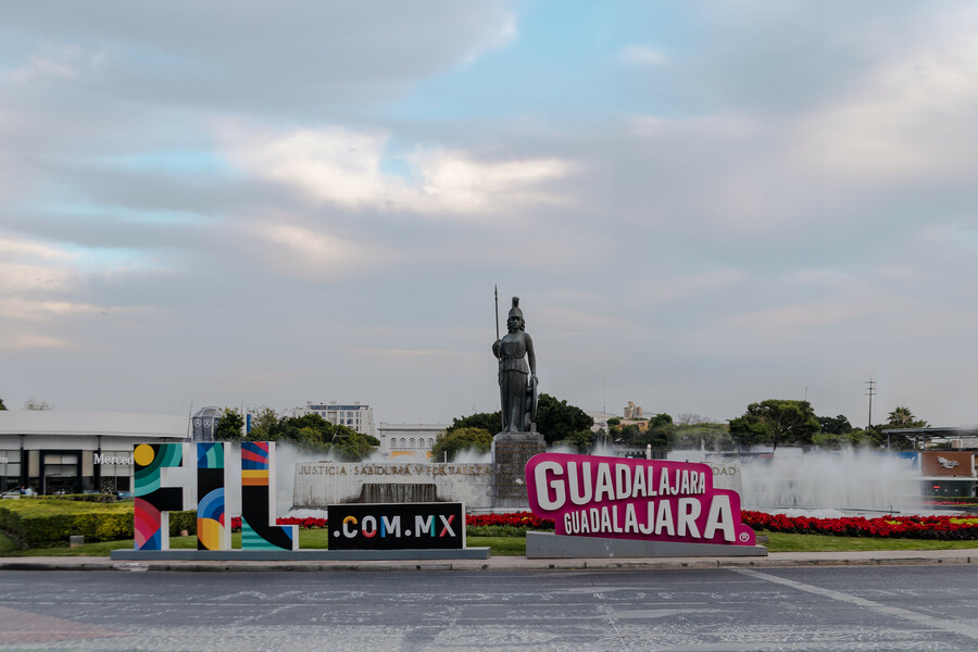 Letreiro da FIL no centro de Guadalajara, em novembro de 2023 | © FIL / Paula Vázquez) Letreiro da FIL no centro de Guadalajara, em novembro de 2023 | © FIL / Paula Vázquez)