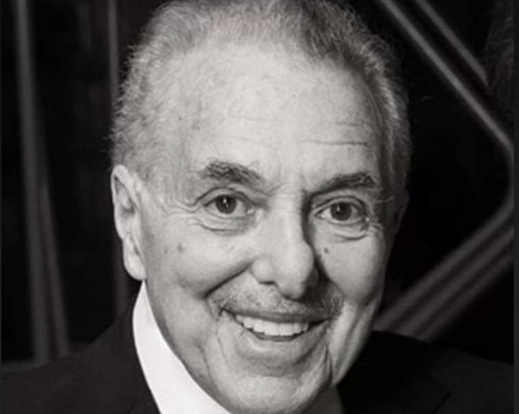 Leonard Riggio foi o grande nome por trás da rede de livrarias Barnes & Noble, nos EUA | © Reprodução Instagram / Nathan Smith Studios