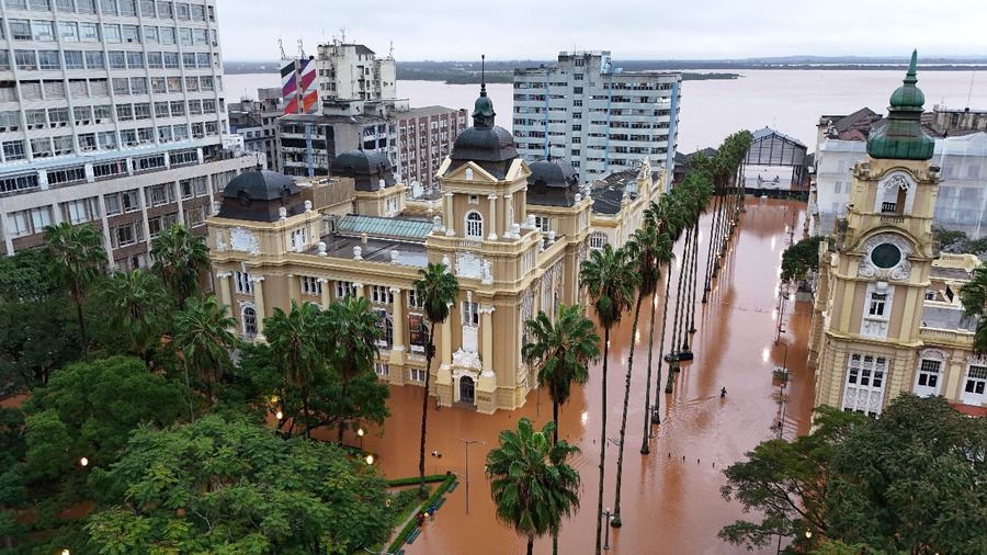 Praça da Alfândega, local onde ocorre a Feira do Livro de Porto Alegre | © Ricardo Reinbrecht