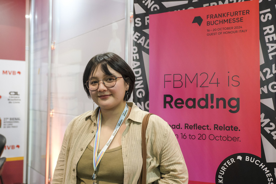 A vencedora do Jovens Talentos 2024, Ing Lee | © Bienal Internacional do Livro de São Paulo A vencedora do Jovens Talentos 2024, Ing Lee | © Bienal Internacional do Livro de São Paulo