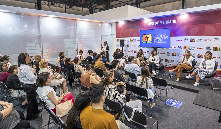 Flavia Bravin, Fernanda Garcia, Karine Pansa, Renata Muller e Sevani Matos | © Divulgação / Bienal do Livro de SP