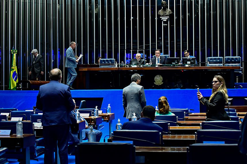 Pelo projeto, dados sobre obra estrangeira deverão ser publicados na ficha catalográfica do livro em português | © Waldemir Barreto/Agência Senado