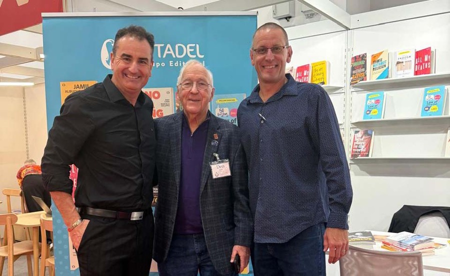 Marcial Conte Jr, da Citadel Grupo Editorial, Don Green, da Fundacão Napoleon Hill, e David Wildasin, da Sound Wisdom