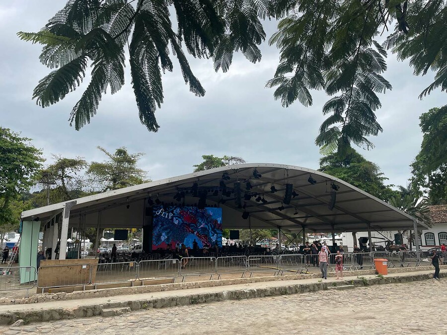 Auditório da Praça; toda a programação é transmitida ao vivo | © Guilherme Sobota / PublishNews Auditório da Praça; toda a programação é transmitida ao vivo | © Guilherme Sobota / PublishNews