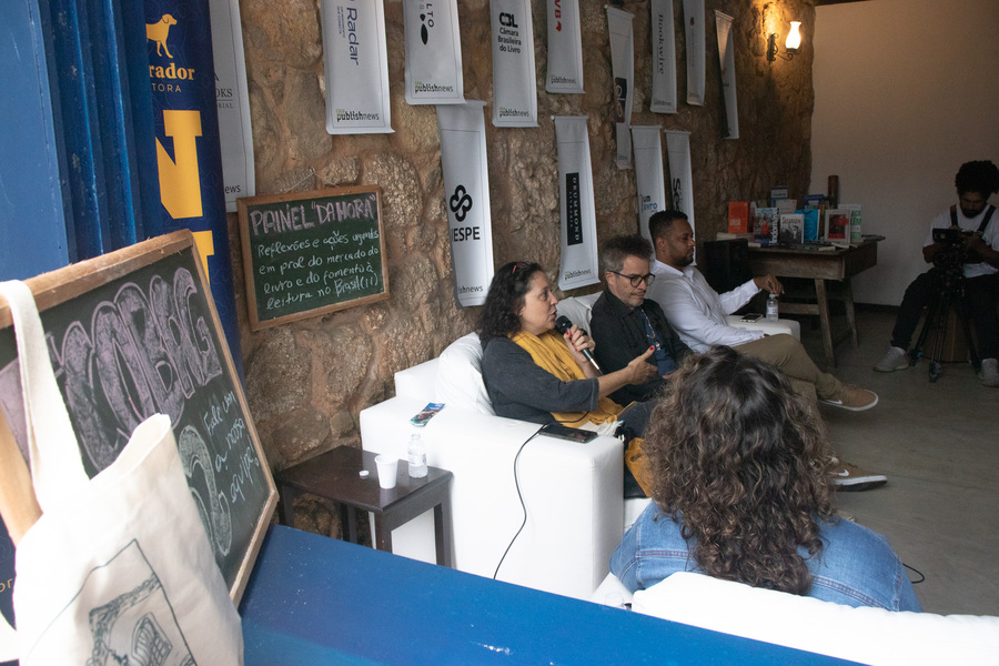 Painel 'Reflexões e ações urgentes em prol do mercado do livro e do fomento à leitura no Brasil' | © Beatriz Sardinha Painel 'Reflexões e ações urgentes em prol do mercado do livro e do fomento à leitura no Brasil' | © Beatriz Sardinha
