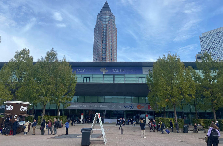 Feira do Livro de Frankfurt reúne profissionais do mundo todo ao longo da semana | © Talita Facchini Feira do Livro de Frankfurt reúne profissionais do mundo todo ao longo da semana | © Talita Facchini