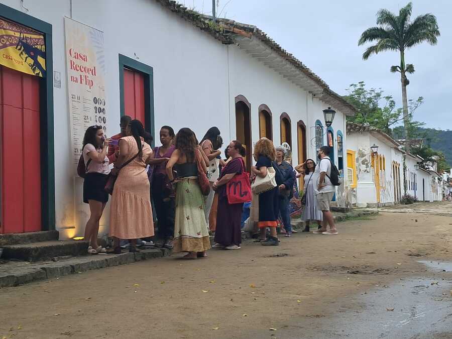 Casa Record na Flip 2024 terá autores de diversos selos do Grupo | © Record