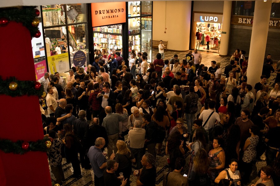 2ª edição do Happy Hour do Mercado reuniu mais de 500 pessoas em São Paulo | © Marcela Thommazoni 2ª edição do Happy Hour do Mercado reuniu mais de 500 pessoas em São Paulo | © Marcela Thommazoni