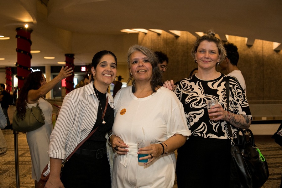 Ana Carolina Lopes, Cassia Carrenho e Cynthia Muller | © Marcela Thomazzoni Ana Carolina Lopes, Cassia Carrenho e Cynthia Muller | © Marcela Thomazzoni