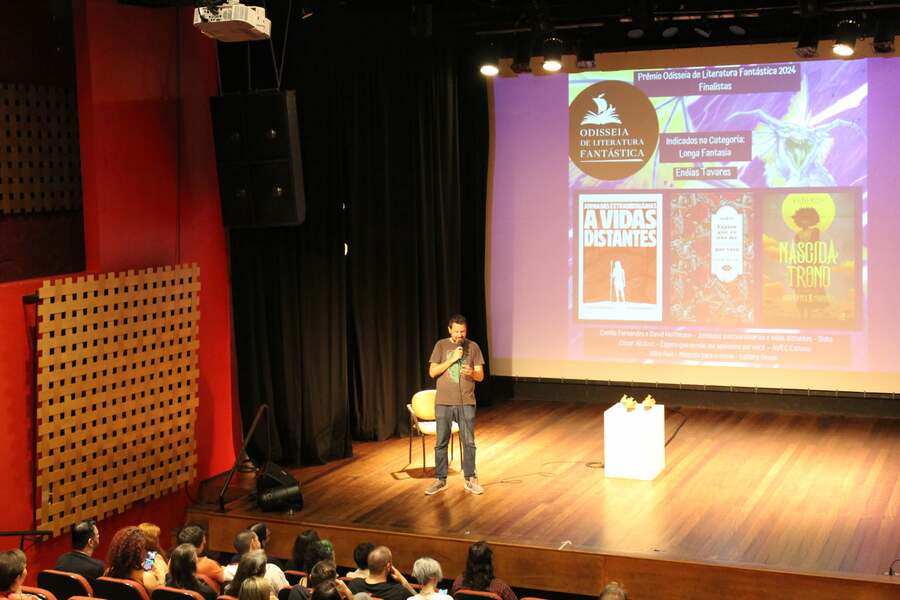 Foto da cerimônia do Prêmio Odisseia de Literatura Fantástica, realizada no início de dezembro em Porto Alegre | © Roberta Scheffer Foto da cerimônia do Prêmio Odisseia de Literatura Fantástica, realizada no início de dezembro em Porto Alegre | © Roberta Scheffer