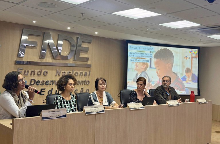 Audiência pública discutiu PNLD para anos iniciais do ensino fundamental | © Ascom / FNDE Audiência pública discutiu PNLD para anos iniciais do ensino fundamental | © Ascom / FNDE