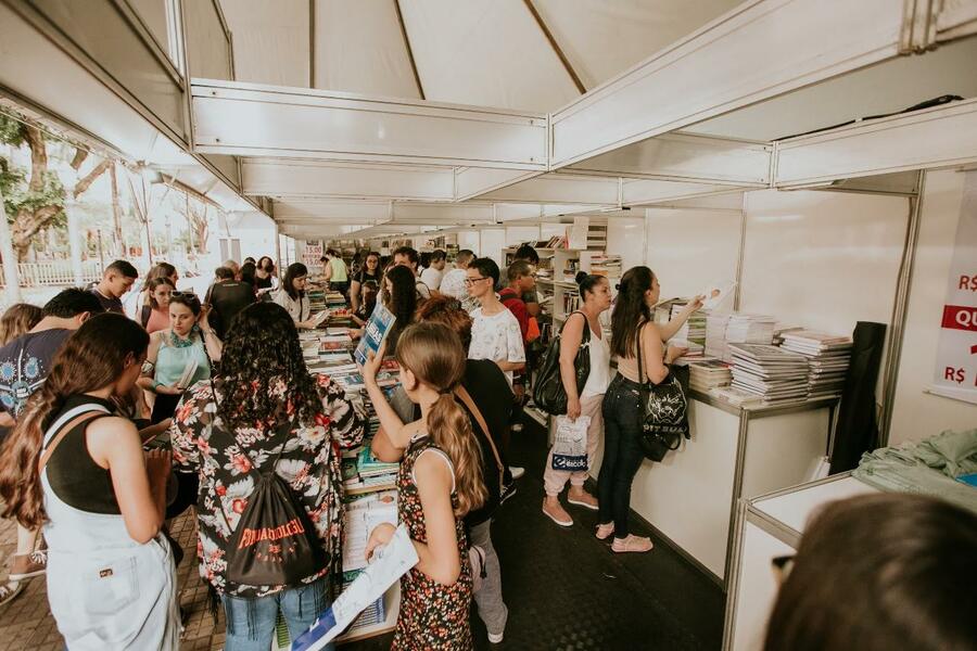 O tema da 24ª FIL - Feira Internacional do Livro de Ribeirão Preto será “Futuros Possíveis: entre linhas e parágrafos” | © Divulgação