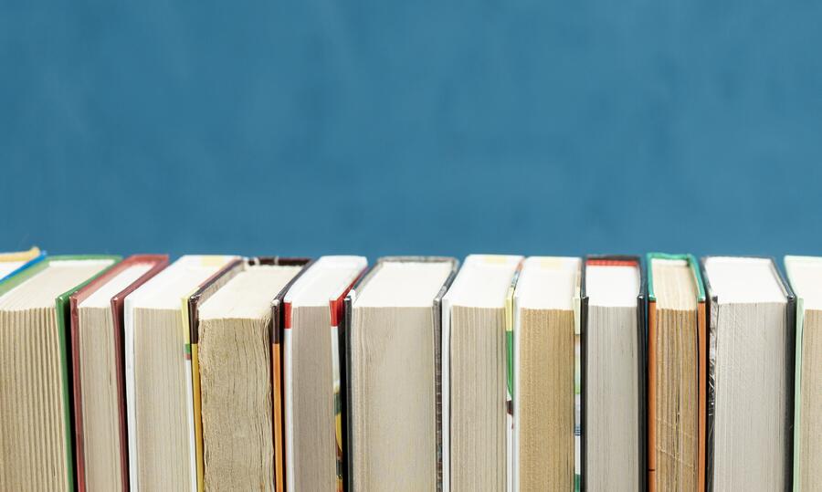 Especialistas comentaram sobre pesquisa da USP que livros didáticos do fundamental possuem erros e reproduzem estereótipos sobre línguas africanas | © Freepik