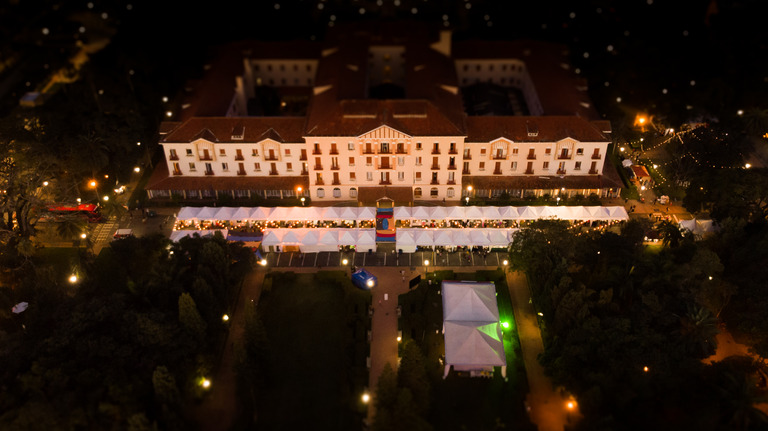 Vila Literária do Flipoços 2025 em foto de drone | © Flipoços