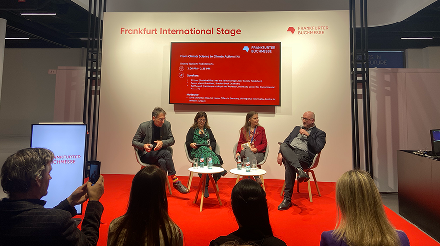 Sevani Matos em painel na Feira de Frankfurt 2024 | © Talita Facchini Sevani Matos em painel na Feira de Frankfurt 2024 | © Talita Facchini