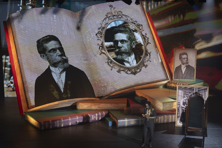 Cerimônia no Teatro Carlos Gomes (centro do Rio), em abril, marcou o início do período Capital Mundial do Livro; Bienal do Livro Rio será de 13 a 22 de junho | © SMC-Rio Cerimônia no Teatro Carlos Gomes (centro do Rio), em abril, marcou o início do período Capital Mundial do Livro; Bienal do Livro Rio será de 13 a 22 de junho | © SMC-Rio