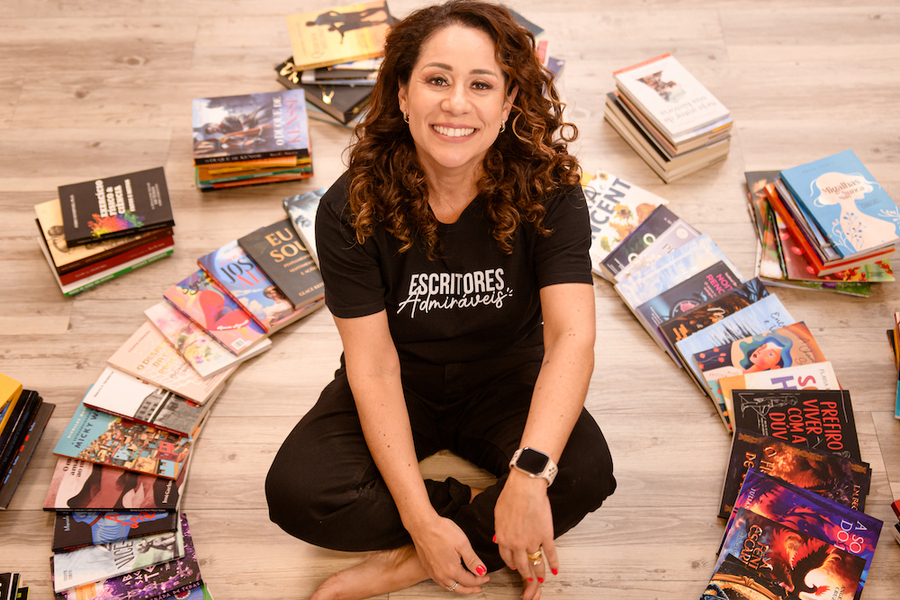 Lilian Cardoso estreia o novo programa EscritorPod na Rede TV Paraná