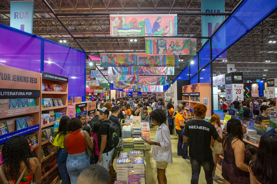 Editoras preparam seus espaços para a Bienal do Livro Rio 2025 | © Bienal do Livro Rio Editoras preparam seus espaços para a Bienal do Livro Rio 2025 | © Bienal do Livro Rio