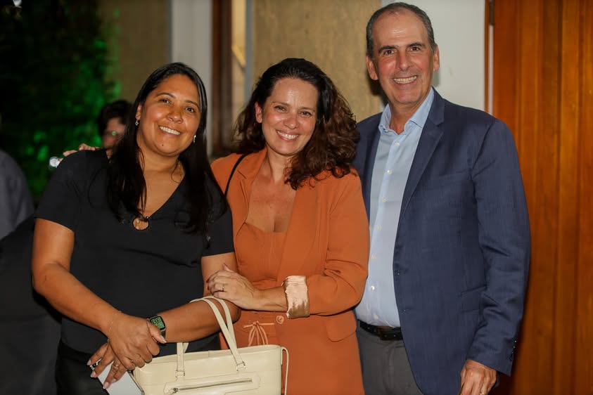 Cristiane Davison, Daniela Kfuri (HarperCollins) e Marcos da Veiga Pereira (Sextante) | © Francio de Holanda / PublishNews