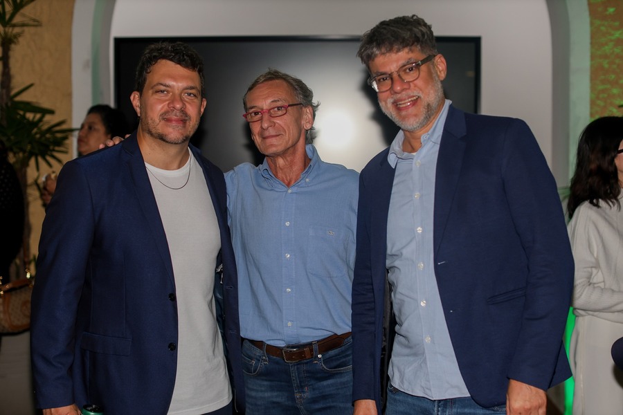 Ricardo Arcon (PublishNews), Roberto Novaes (Catavento) e Flávio Moura (Todavia) | © Francio de Holanda / PublishNews