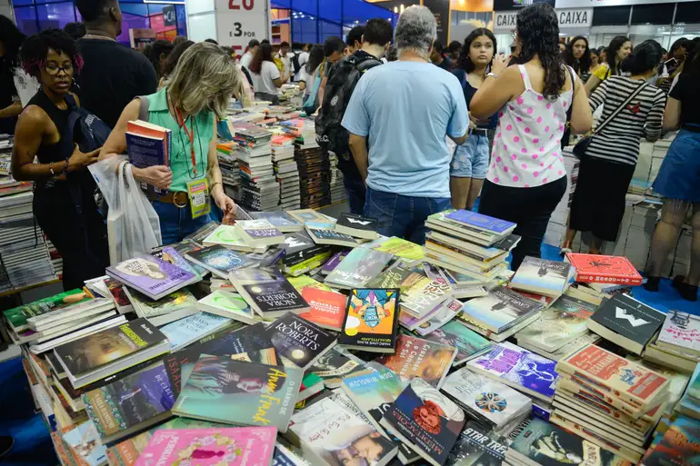 Luz roxa: país tem necessidade de criar hábitos de leitura | © Tomaz Silva/Agência Brasil