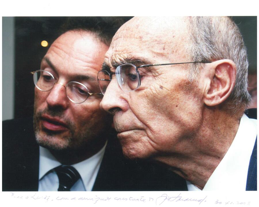Com José Saramago | © Denise Andrade / Companhia das Letras Com José Saramago | © Denise Andrade / Companhia das Letras