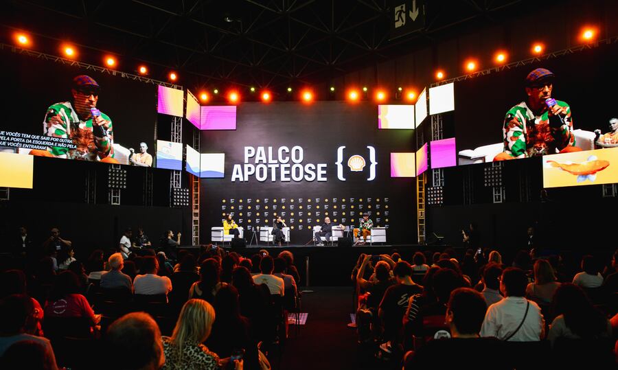 Palco Apoteose durante painel sobre audiolivro | © Divulgação