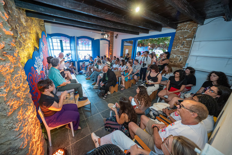 Os vencedores terão seus contos apresentados na Casa Flip+Motiva, que realiza pelo segundo ano uma programação gratuita com debates e autores convidados | © Charles Trigueiro Os vencedores terão seus contos apresentados na Casa Flip+Motiva, que realiza pelo segundo ano uma programação gratuita com debates e autores convidados | © Charles Trigueiro
