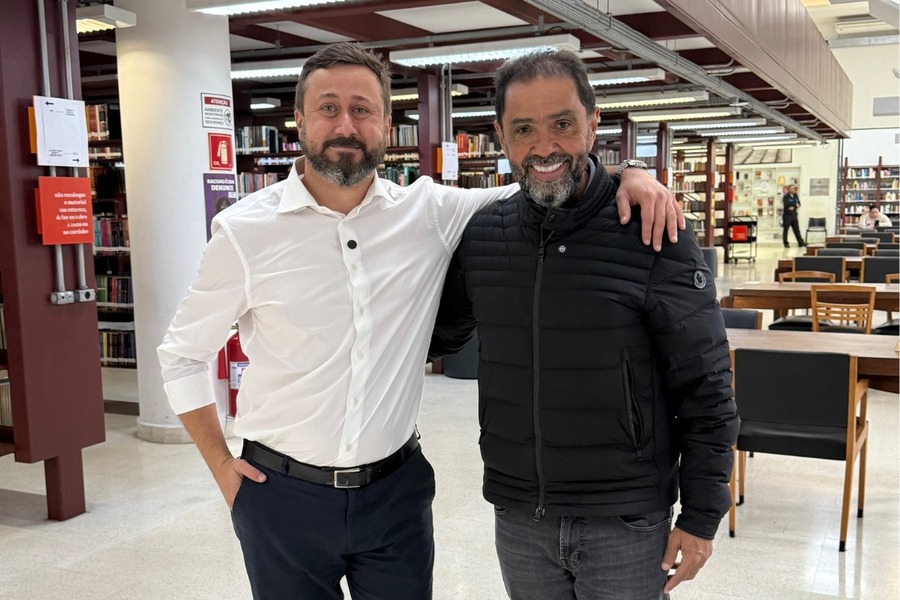 Rodrigo Massi, novo diretor da Biblioteca Mário de Andrade, ao lado do Secretário de Cultura e Economia Criativa, Totó Parente | © SMC Divulgação Rodrigo Massi, novo diretor da Biblioteca Mário de Andrade, ao lado do Secretário de Cultura e Economia Criativa, Totó Parente | © SMC Divulgação