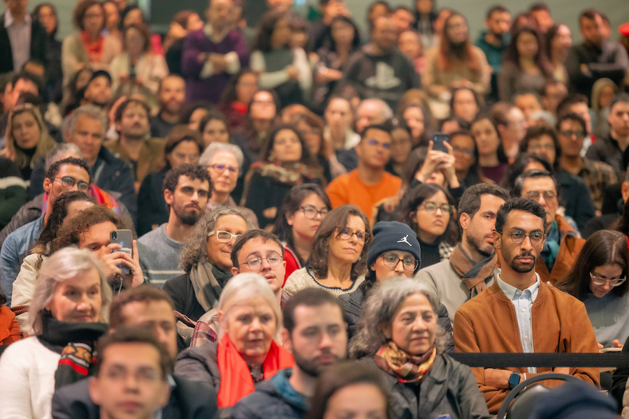 Público curte a programação d'A Feira do Livro no fim de semana; evento vai até o dia 22, domingo | © Flavio Florido / Associação Quatro Cinco Uma Público curte a programação d'A Feira do Livro no fim de semana; evento vai até o dia 22, domingo | © Flavio Florido / Associação Quatro Cinco Uma