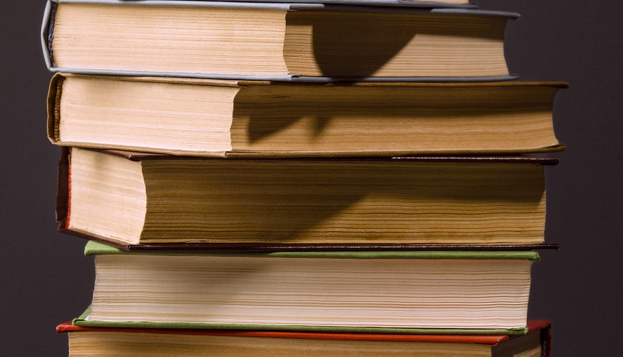 Tentativas de censura partem não apenas de membros dos governos, mas também de pais e escolas | © Freepik