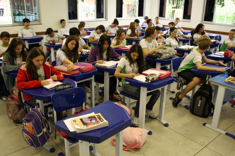 Escolha das obras do PNLD Ensino Médio está próxima | © MEC