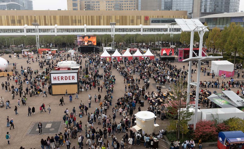Agora da Feira do Livro de Frankfurt: dezenas de milhares de profissionais do livro | © Frankfurt Book Fair